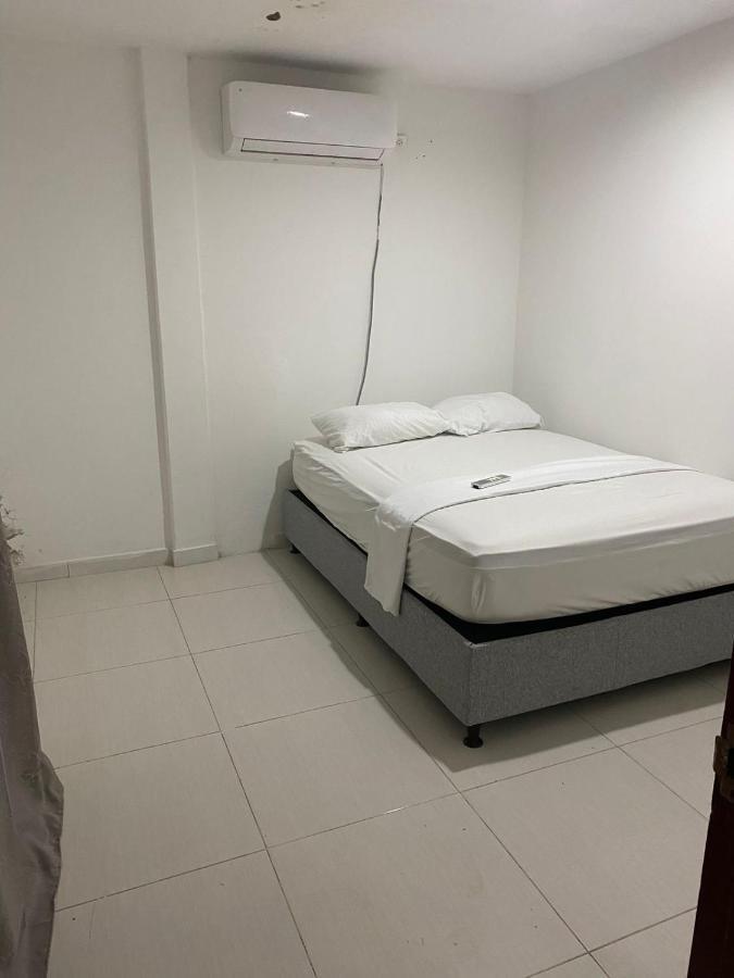 Apartamento Alojamiento Casa Blanca , A 5 Min Del Aeropuerto Y Playas ! *